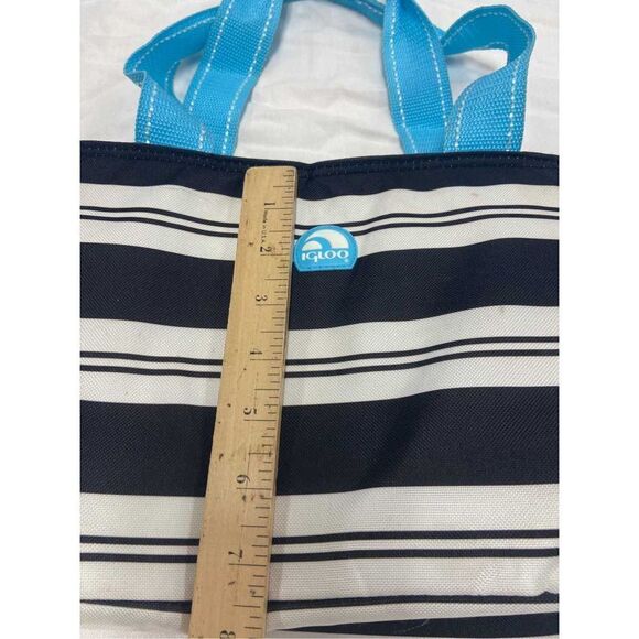 Igloo lunch tote black blue stripes 8x14” zipper and insulated - Picture 7 of 7